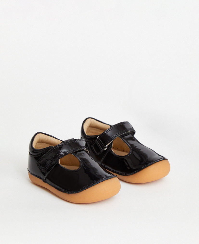 Prenta Atlas Girls Black Patent First Walker Shoe