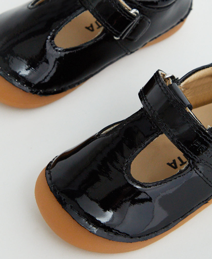 Prenta Atlas Girls Black Patent First Walker Shoe